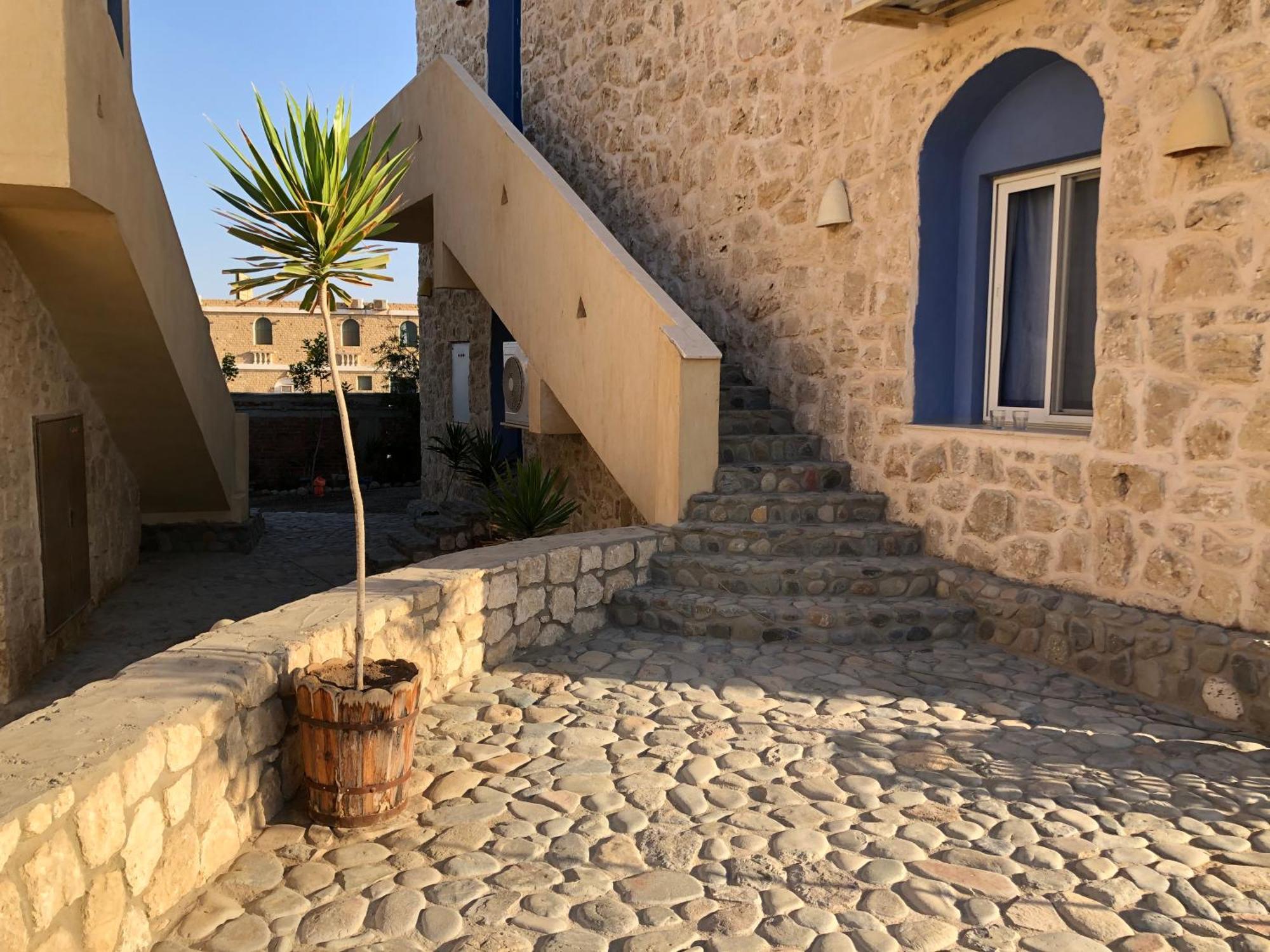 Light House * مرسى علم